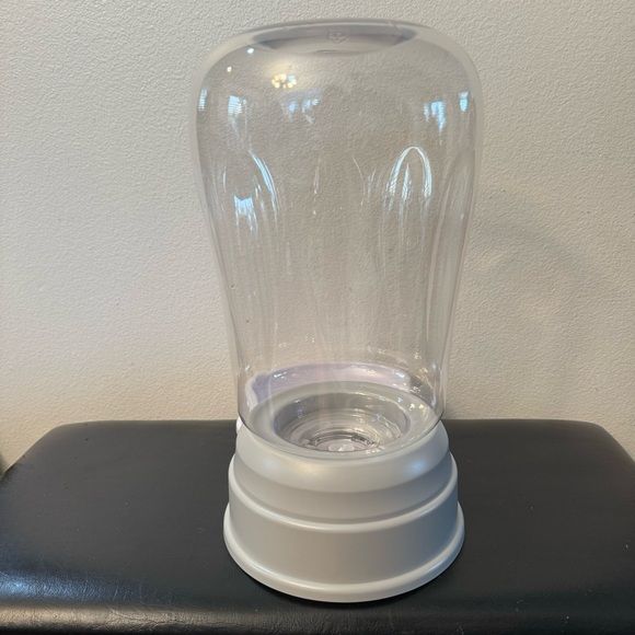 New. Automatic Pet/ Dog Water Bowl Dispenser 1.58 Gallon (6 L) – BPA-Free. Grey. - Picture 9 of 15